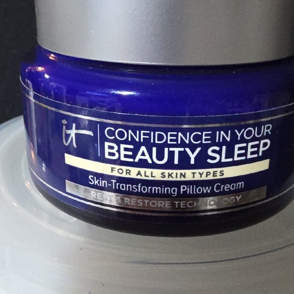 IT Cosmetics Confidence in Your Beauty Sleep Cream - Picture 2 of 5